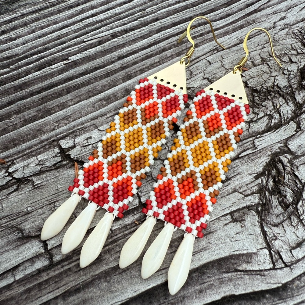 Elegant Beaded Diamond Pattern Earrings